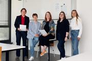 Das Projektteam (von links): Prof. Dr. Änne-Dörte Latteck, Prof. Dr. Christa Büker, Stephanie Wiens, Karina Ilskens und Nele Buschsieweke vom Fachbereich Gesundheit der HSBI.